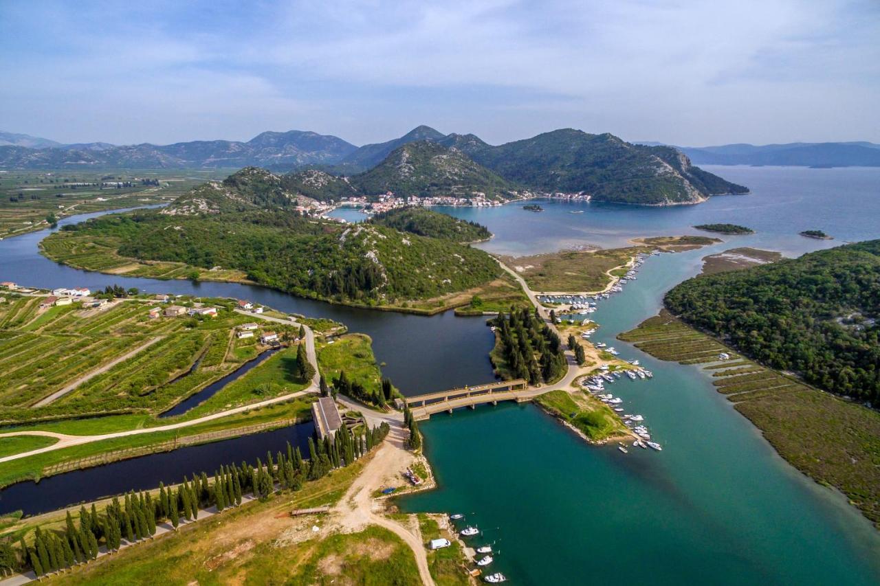 Apartments By The Sea Blace, Neretva Delta - Usce Neretve - 16068 Экстерьер фото