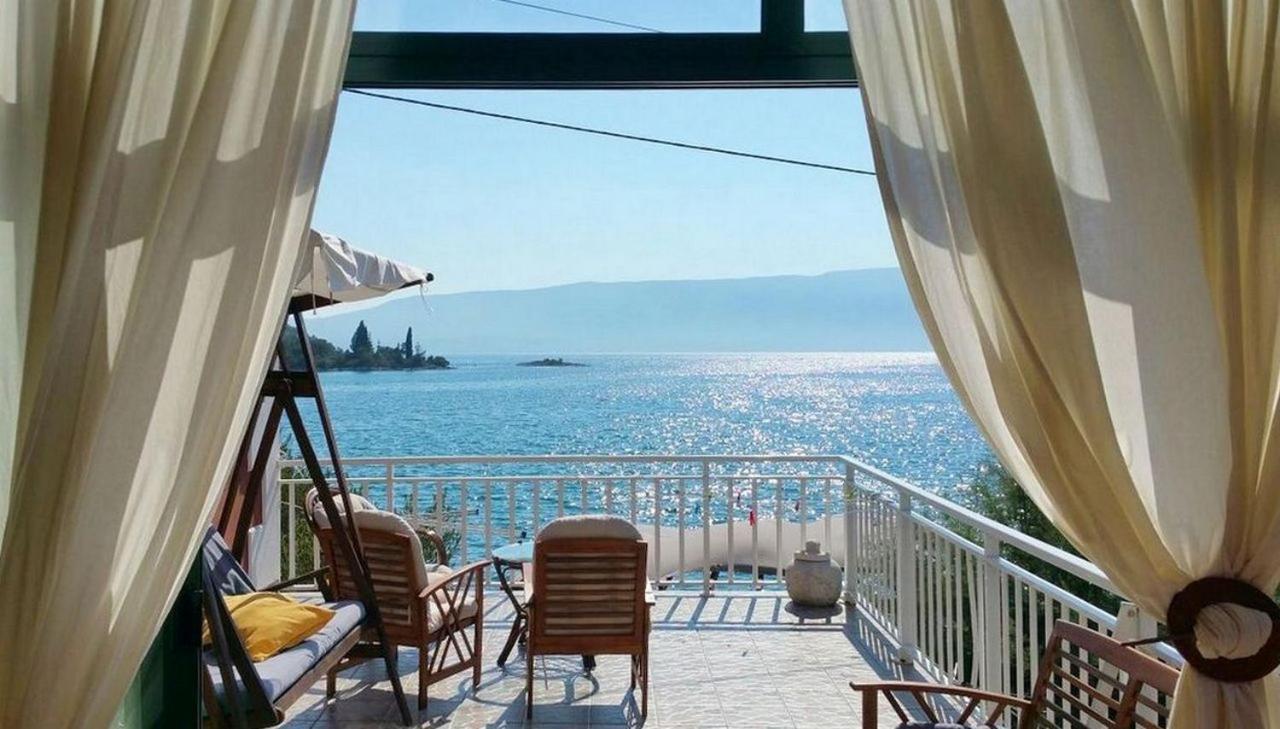 Apartments By The Sea Blace, Neretva Delta - Usce Neretve - 16068 Экстерьер фото