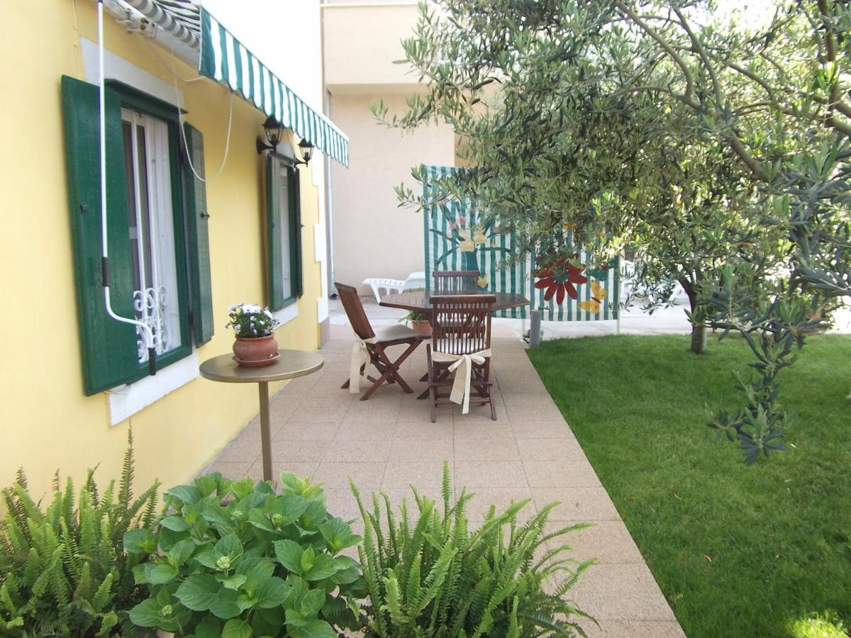 Apartments By The Sea Blace, Neretva Delta - Usce Neretve - 16068 Экстерьер фото